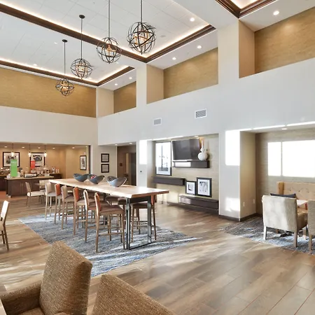 Hampton Inn & Suites Menomonie-Uw Stout-2