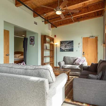 The Crash Pad: An Uncommon Hostel-2