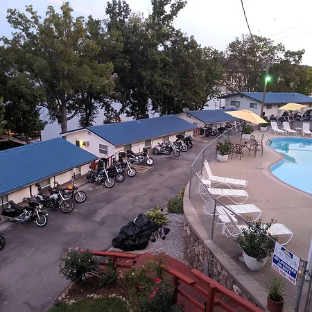 Lake Breeze Resort-2