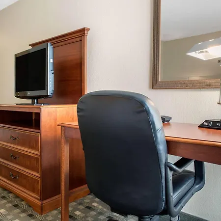 Quality Hotel Conference Center Cincinnati Blue Ash-3