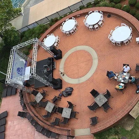Roberts Riverwalk Urban Resort Hotel-3
