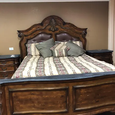 Travelers Inn Lax/Lawndale-3