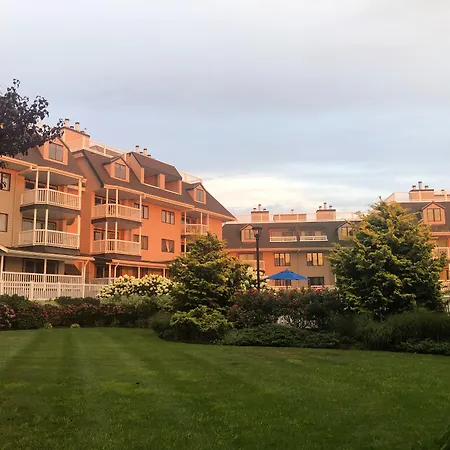 Wellington Resort-2