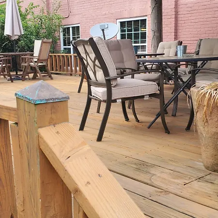 Hootie Creek Guest House-2