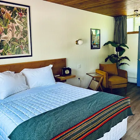 The Sierra Motel-2
