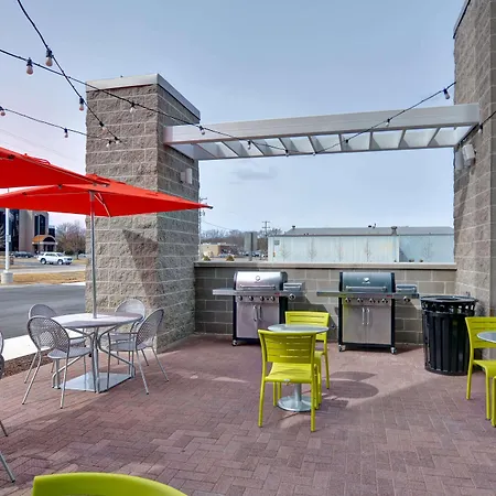 Home2 Suites By Hilton Green Bay-3