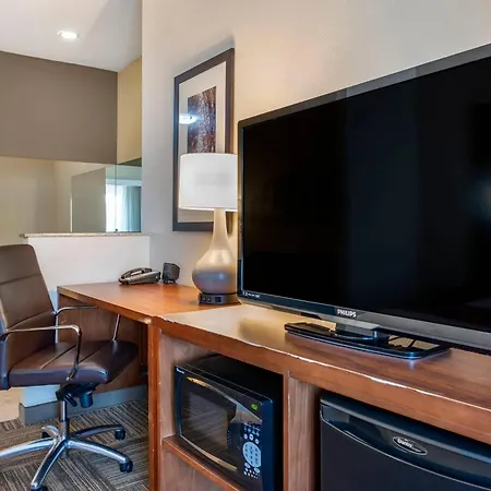 Comfort Suites Urbana Champaign, University Area-2