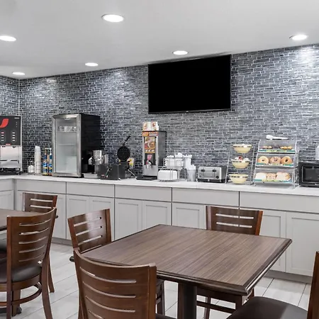 Travelodge By Wyndham Fargo-3