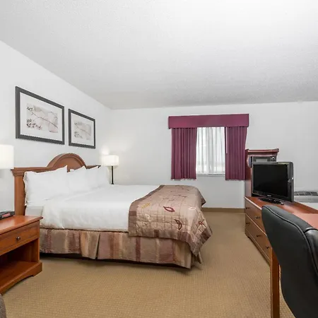 Baymont By Wyndham Marshfield-2