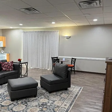 Travelodge By Wyndham Lakeland-3