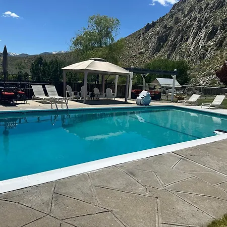 Meadowcliff Lodge Coleville-2