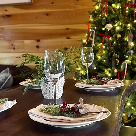Enchanted Forest Cabin And Teepee! Lights & Laser Show! Private Hot Tub! Unique Stay!-2