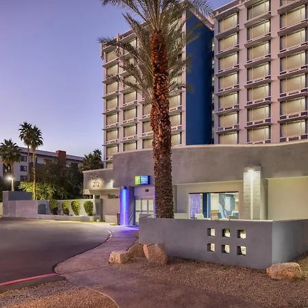 Holiday Inn Express & Suites Phoenix - Midtown, An Ihg Hotel-2