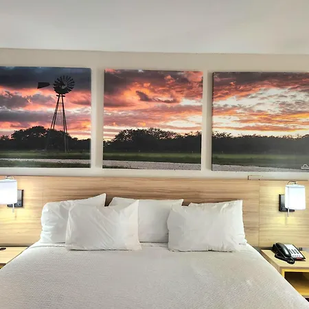 Days Inn By Wyndham Mcallen-2