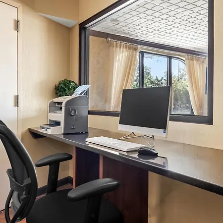 Quality Inn & Suites Florence Civic Center-2