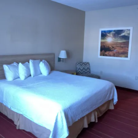 Days Inn By Wyndham Colorado Springs Airport-2
