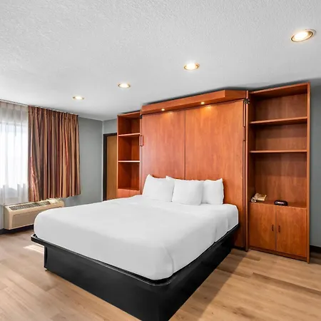 Quality Inn Waverly-2