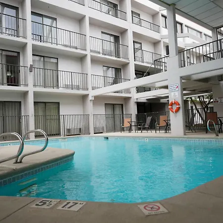 Ramada By Wyndham Tulsa Broken Arrow-3
