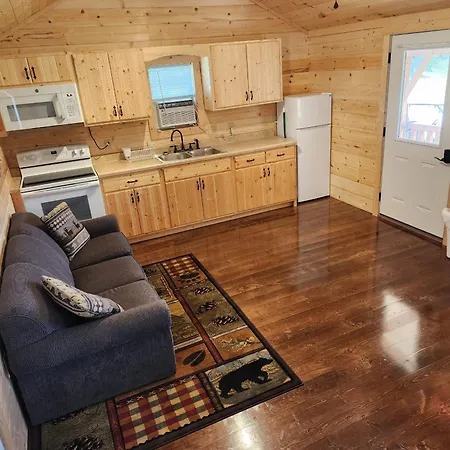 Freedom Ridge Cabins-3