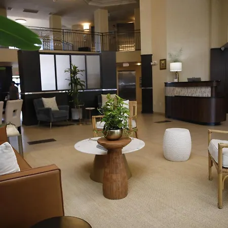 Holiday Inn Express & Suites Naples Downtown - 5Th Avenue By Ihg-2