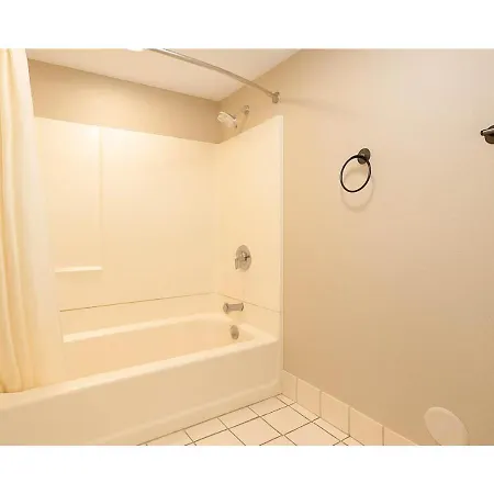 Motel 6-Anaheim, Ca - Maingate-2