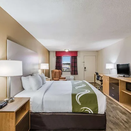 Quality Inn & Suites Hot Springs-Lake Hamilton-2