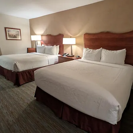Wyndham Visalia-2