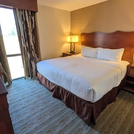 Wyndham Visalia-3