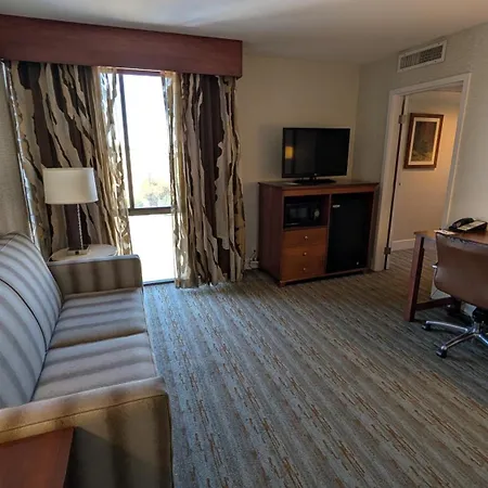 Wyndham Visalia-2