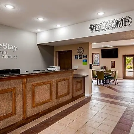 Bliss Point Inn & Suites-2