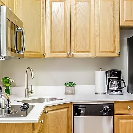 Winthrop Beach Inn And Suites Boston Logan Airport (Adults Only)-3