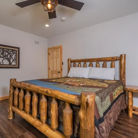 Cjs Mountain Lodge-2