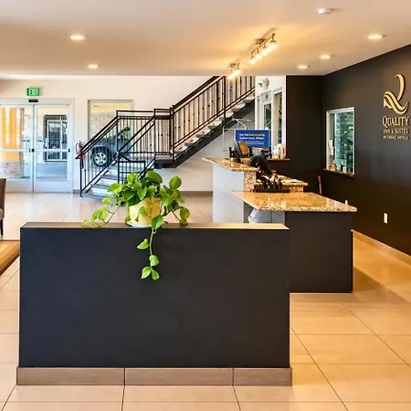 Quality Inn & Suites Near Downtown Bakersfield-3