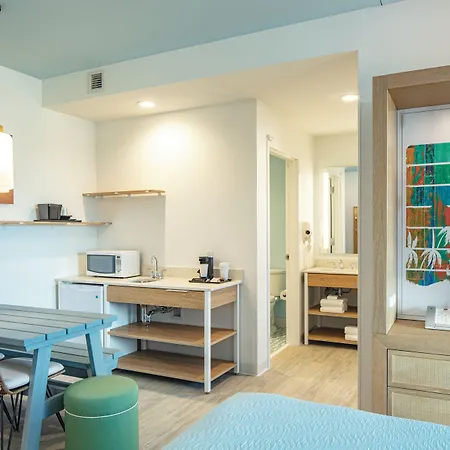 Universal'S Endless Summer Resort - Dockside Inn And Suites-3