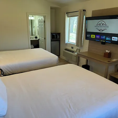 Mountain Ridge Cabins & Lodging Between Bryce And Zion National Park-3