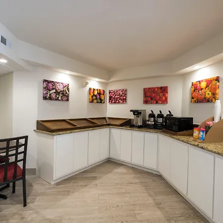 Red Roof Inn Plus+ Houston - Energy Corridor-3