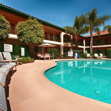 Best Western San Dimas Hotel & Suites-3