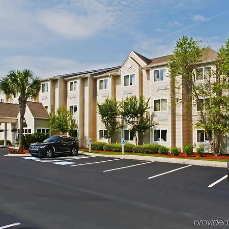 Microtel Inn & Suites By Wyndham Brunswick-3