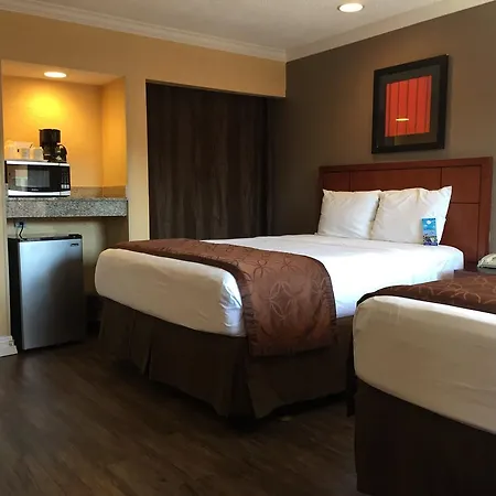 Travelodge By Wyndham El Cajon-3