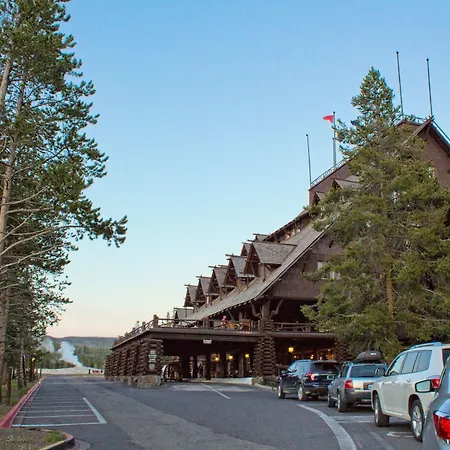 Old Faithful Inn-2