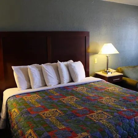 Great Western Inn & Suites-3
