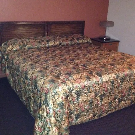 Twin Spruce Motel-3