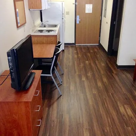 Inland Suites Lamar-3