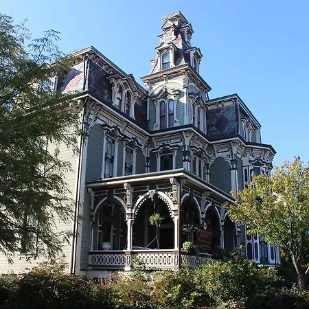 Montgomery Mansion B&B-3