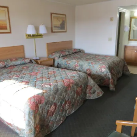 Pine Crest Motor Lodge-3
