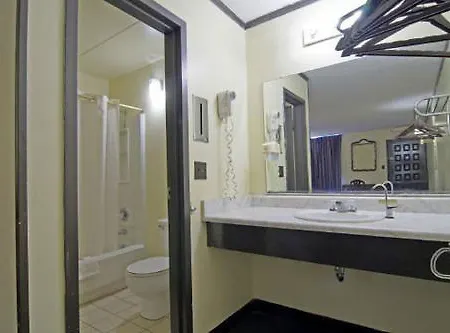 Budget Inn Charlotte-3