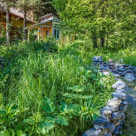 Midnight Sun Log Cabins-3