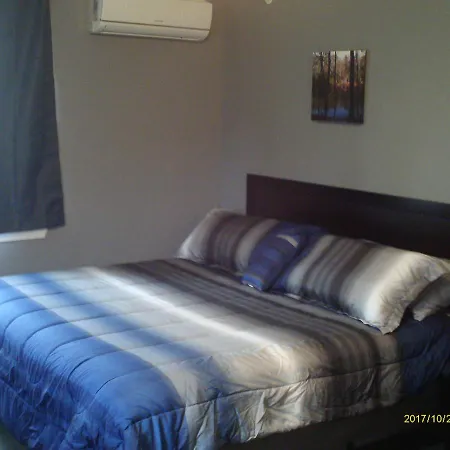 Pine Tree Inn-3