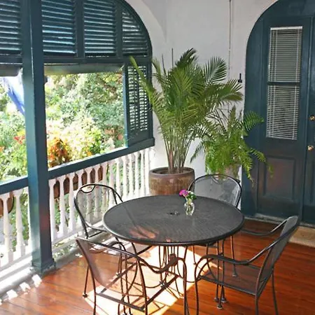 27 State Street Bed & Breakfast-3