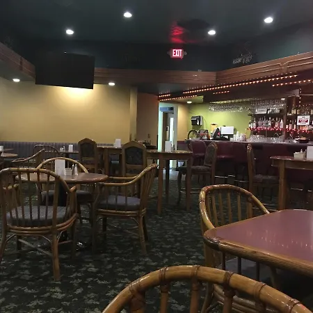 Ramada By Wyndham Portland Airport-3